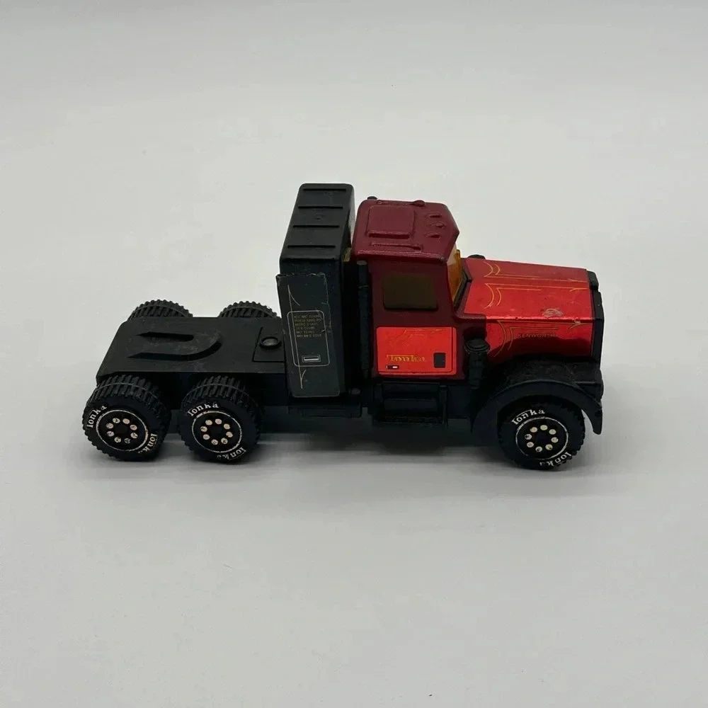 Vintage 1983 Tonka Kenworth Semi‎ Truck  58150 7.5” Wheeler Car Toy Brown gold